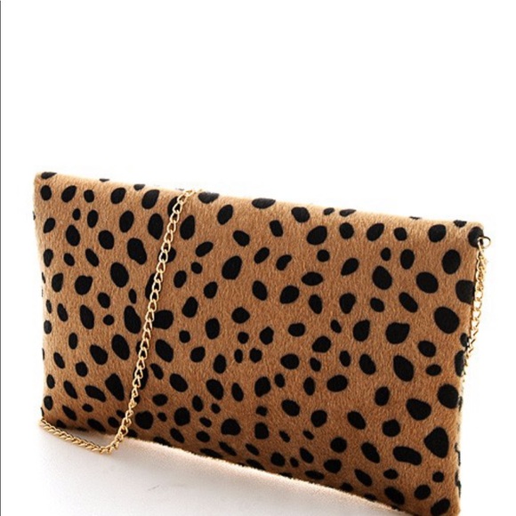 ONE LEFT✨ Cheetah Crossbody Bag - Picture 3 of 6